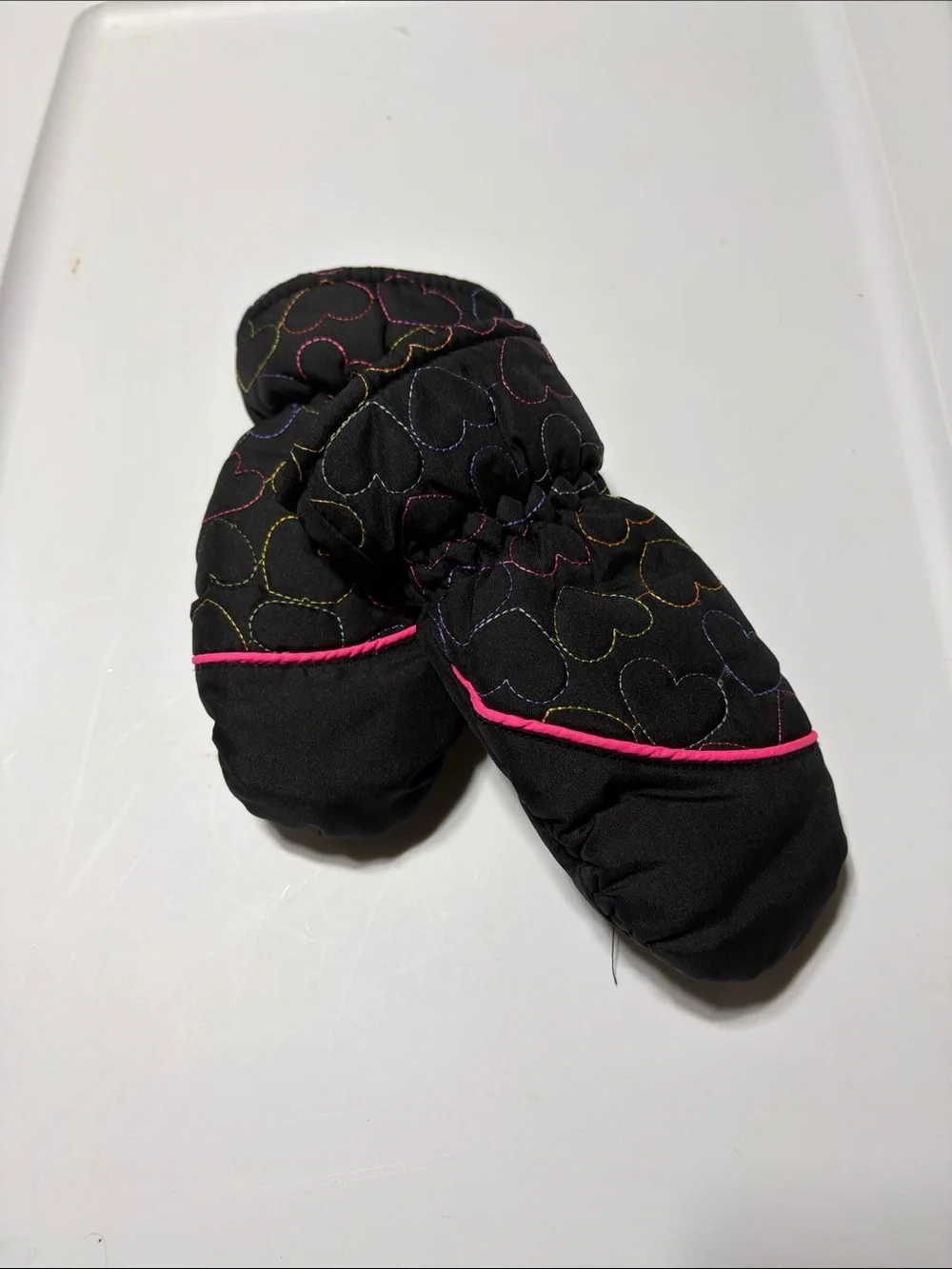 Thinsulate Girls Black Heart-Print Winter Mittens with Pink Trim
